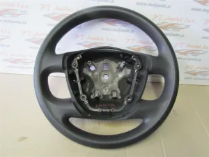 LANCIA YPSILON L.06, VOLAN