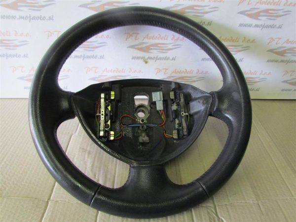 RENAULT LAGUNA L.03, VOLAN  USNJEN