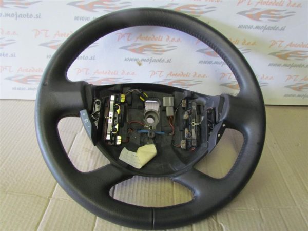 RENAULT LAGUNA L.05, VOLAN USNJEN