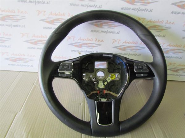 VW TOUAREG L.12, VOLAN USNJEN