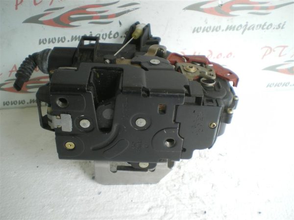 AUDI A4 L.03 KLJUČAVNICE VRAT PREDNJA DESNA - Image 2