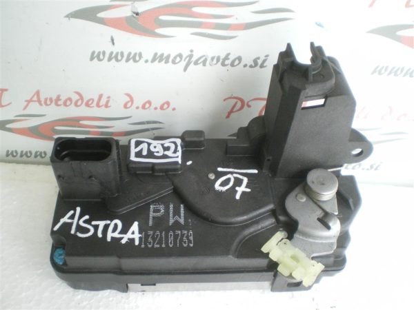 OPEL ASTRA L.06 ZADNJA DESNA KLJUČAVNICE VRAT