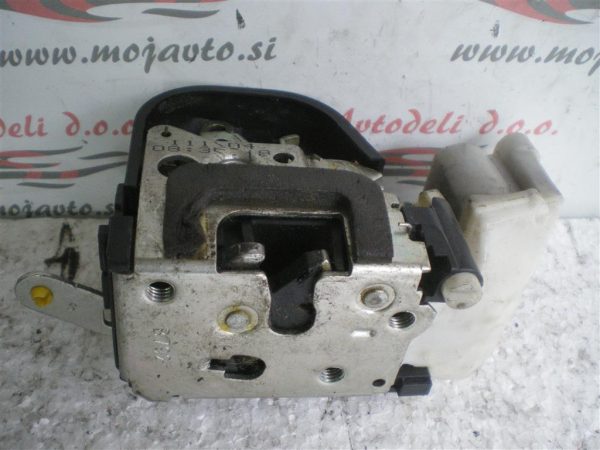 ALFA ROMEO 147  L.05 ZADNJA LEVA KLJUČAVNICA VRAT