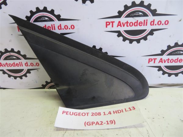 PEUGEOT 208 L.13, PVC TRIKOTNIK BLATNIKA, DESNI