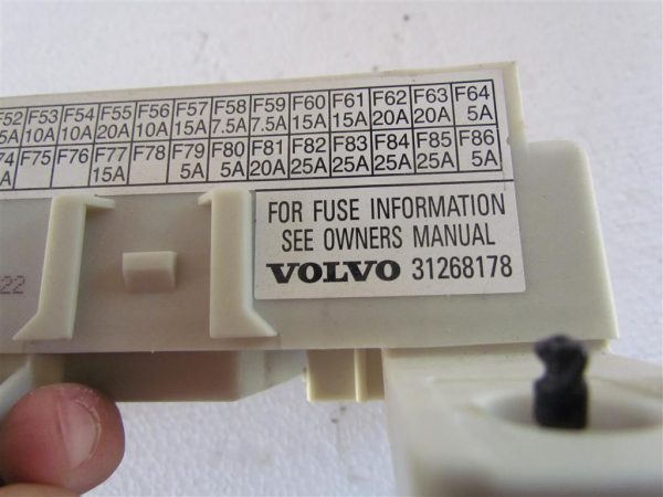 VOLVO V50 L.08, VAROVALKE Z ELEKTRONIKO - Image 2