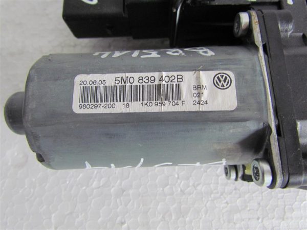 VW GOLF PLUS L.07, MOTORČEK ZA DVIG STEKLA, ZADNJI DESNI - Image 2