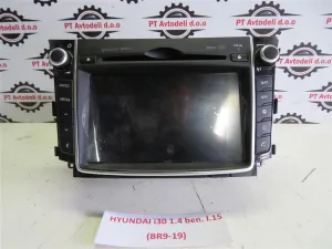 HYUNDAI I30 L.15, RADIO- ORIGINAL