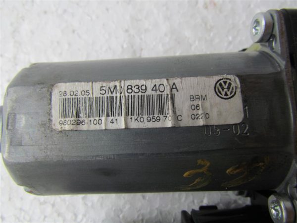 VW GOLF PLUS L.07, MOTORČEK ZA DVIG STEKLA, PREDNJI LEVI - Image 2