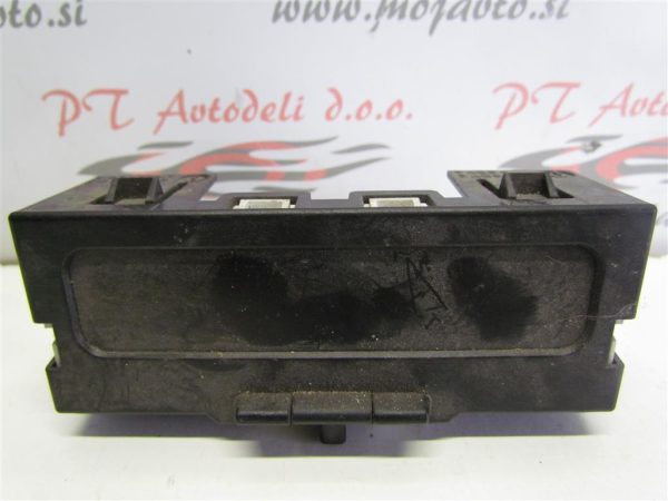 RENAULT MEGANE L.06, DISPLEJ ZA RADIO