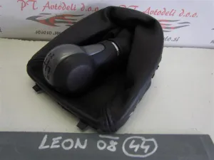 SEAT LEON L.08, BUNKA PRESTAVNE ROČKE