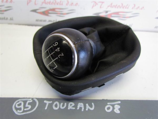 VW TOURAN L.08, BUNKA PRESTAVNE ROČKE