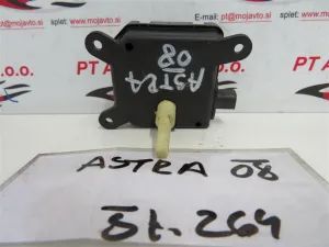 OPEL ASTRA L.08, MOTORČEK LOPUTE NA PEČKI