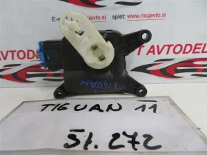 VW TIGUAN L.11, MOTORČEK LOPUTE NA PEČKI