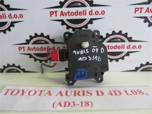TOYOTA AURIS D4D L.08, MOTORČEK LOPUTE NA PEČKI