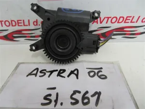 OPEL ASTRA L.06, MOTORČEK LOPUTE NA PEČKI