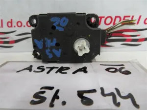 OPEL ASTRA L.06, MOTORČEK LOPUTE NA PEČKI