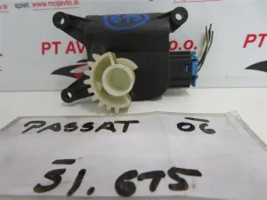 VW PASSAT L.06, MOTORČEK LOPUTE NA PEČKI