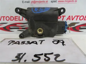 VW PASSAT L.07, MOTORČEK LOPUTE NA PEČKI