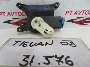 VW TIGUAN L.08, MOTORČEK LOPUTE NA PEČKI