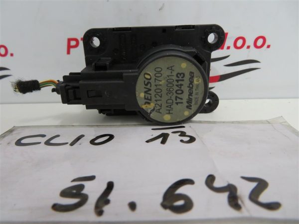 RENAULT CLIO L.13, MOTORČEK LOPUTE NA PEČKI - Image 2