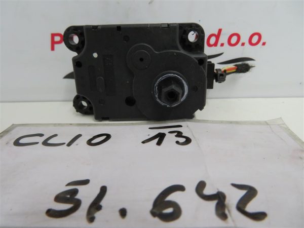 RENAULT CLIO L.13, MOTORČEK LOPUTE NA PEČKI