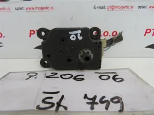 PEUGEOT 206 L.06, MOTORČEK LOPUTE NA PEČKI