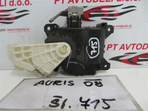 TOYOTA AURIS L.08, MOTORČEK LOPUTE NA PEČKI