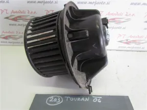 VW TOURAN L.06, MOTORČEK PEČKE