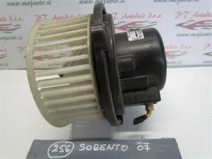KIA SORENTO L.07, MOTORČEK PEČKE