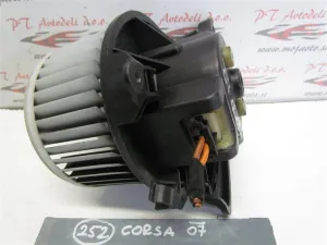 OPEL CORSA L.07, MOTORČEK PEČKE