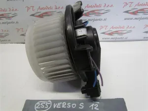 TOYOTA VERSO S L.12, MOTORČEK PEČKE