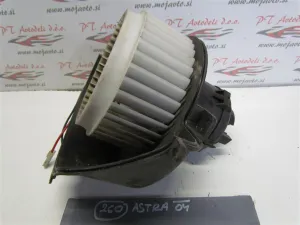 OPEL ASTRA L.04, MOTORČEK PEČKE