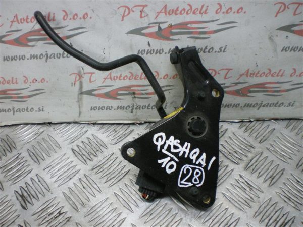 NISSAN QASHQAI  L.10, STOPALKA GASA
