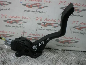 PEUGEOT 208 L.14, STOPALKA GASA
