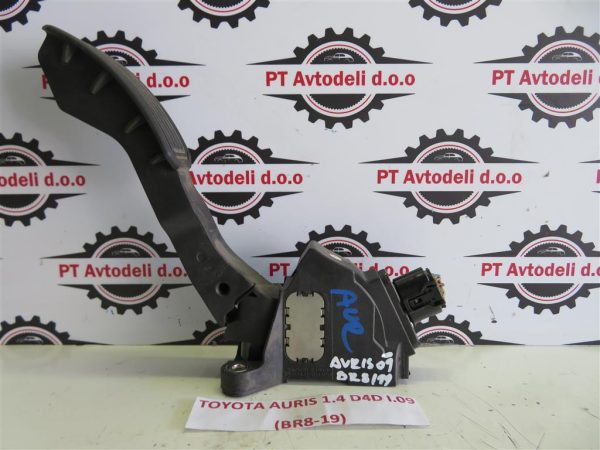 TOYOTA AURIS L.09, STOPALKA ZA GAS