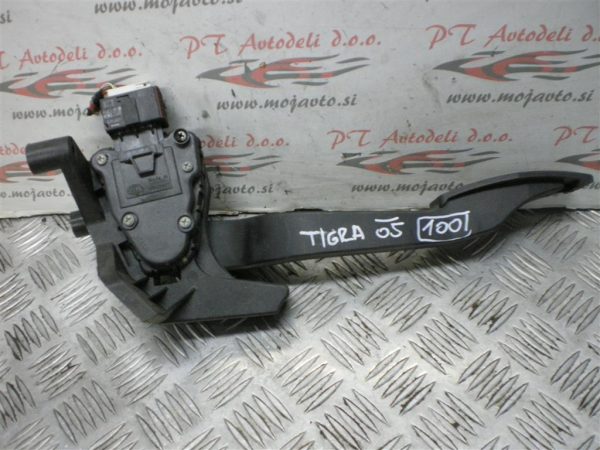 OPEL TIGRA L.05, STOPALKA GASA