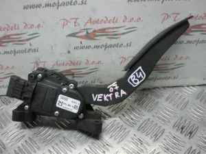 OPEL VECTRA L.07, STOPALKA GASA
