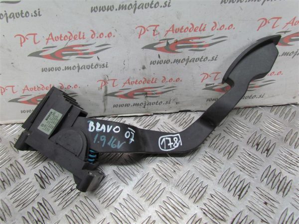 FIAT BRAVO L.07, STOPALKA GASA