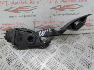 FIAT SEDICI L.06, STOPALKA GASA