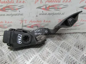 FIAT SEDICI L.08, STOPALKA GASA