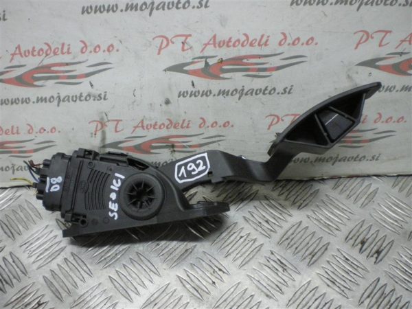 FIAT SEDICI L.08, STOPALKA GASA
