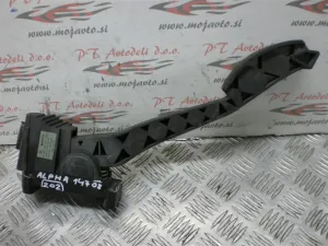 ALFA ROMEO 147 L.07, STOPALKA GASA