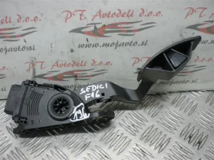 FIAT SEDICI L.08, STOPALKA GASA