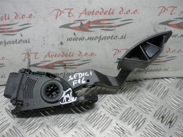 FIAT SEDICI L.08, STOPALKA GASA