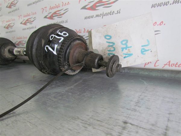VOLVO V70 L.03, POLOSOVINA, PREDNJA LEVA - Image 3