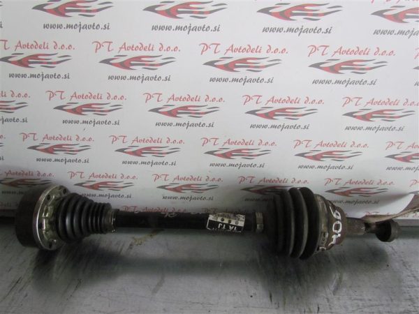 VW GOLF 5 1.9 TDI L.07, POLOSOVINA, LEVA
