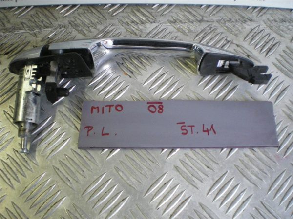 ALFA ROMEO MITO L.08, ZUNANJE KLJUKE, PREDNJA LEVA