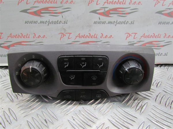 HYUNDAI TRAJET L.02, STIKALA ROČNE KLIME
