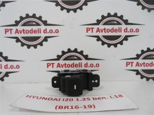 HYUNDAI I20 L.18, STIKALO ZA DVIG STEKLA, PREDNJI DESNI