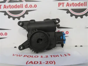 VW POLO L.13, MOTORČEK LOPUTE NA PEČKI